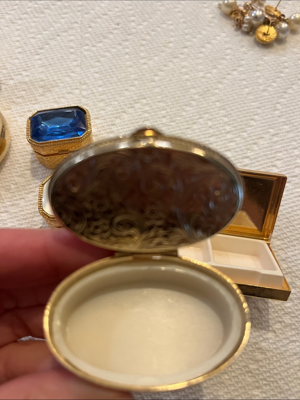 Vintage Gold Tone Trinket pill Boxes with Floral Porcelain Box - Picture 8 of 8